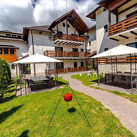Yael Luxury Apartments 2 Buşteni Buitenkant foto