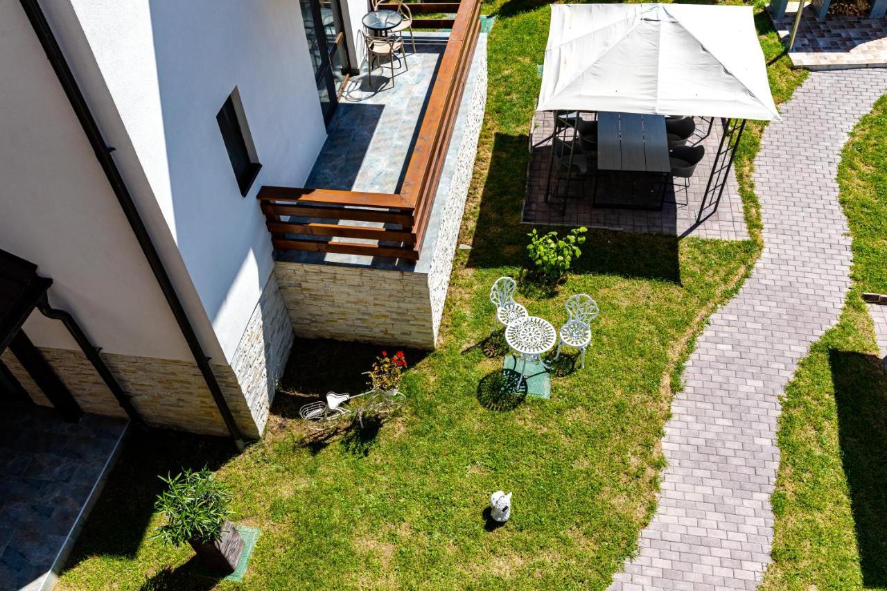 Yael Luxury Apartments 2 Buşteni Buitenkant foto