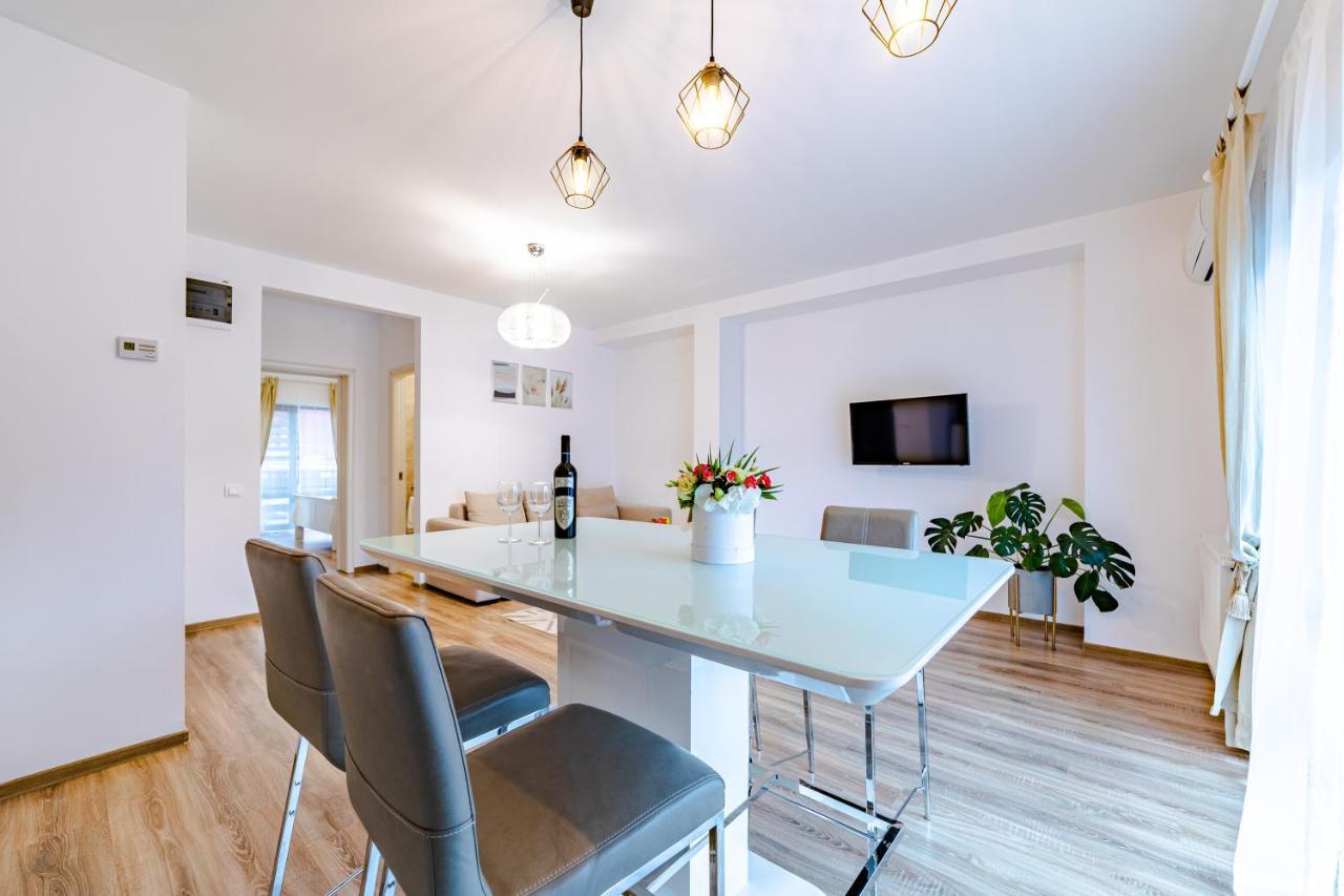 Yael Luxury Apartments 2 Buşteni Buitenkant foto