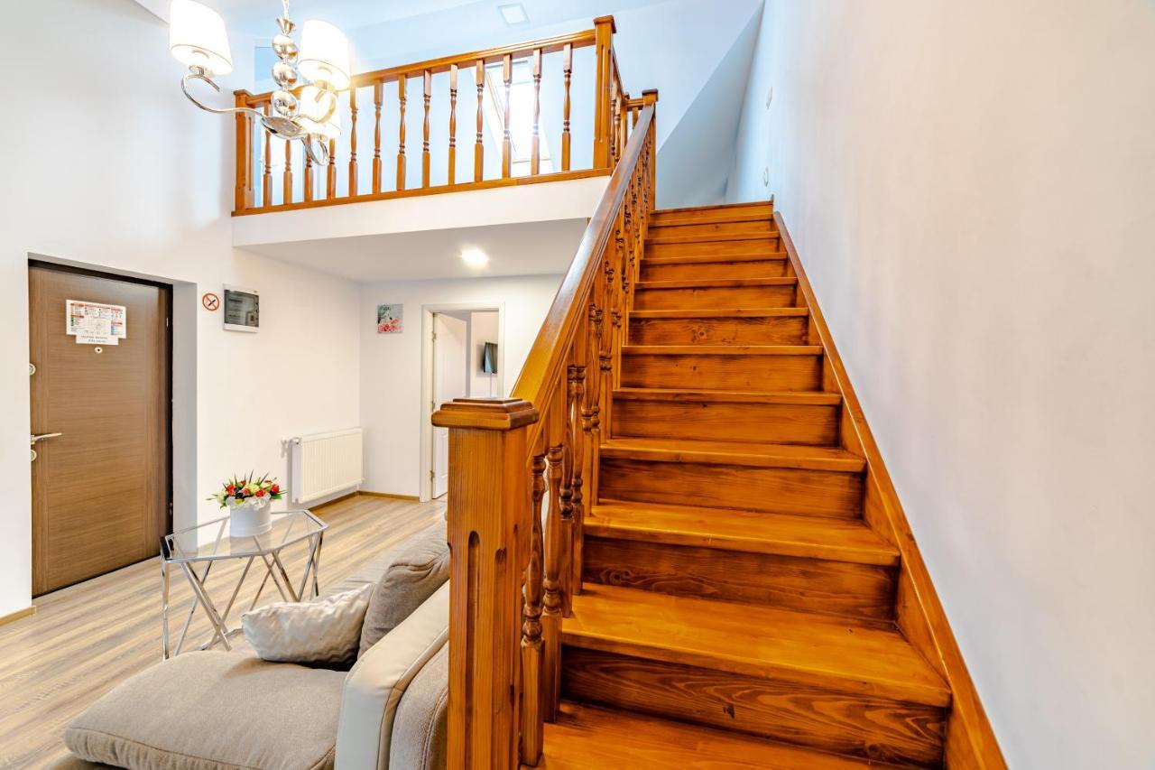 Yael Luxury Apartments 2 Buşteni Buitenkant foto