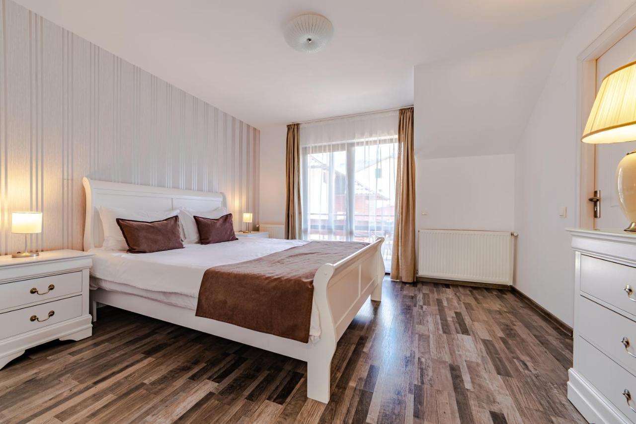 Yael Luxury Apartments 2 Buşteni Buitenkant foto