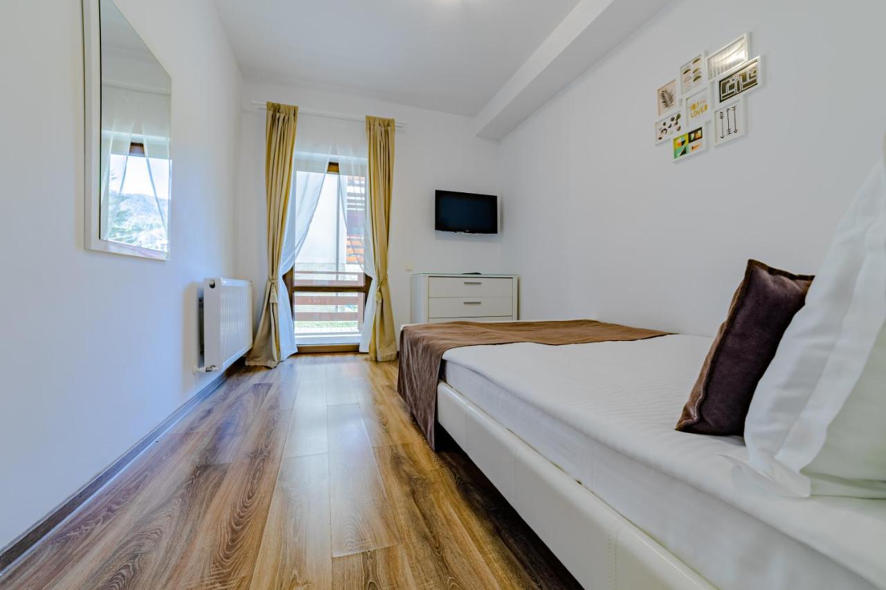 Yael Luxury Apartments 2 Buşteni Buitenkant foto