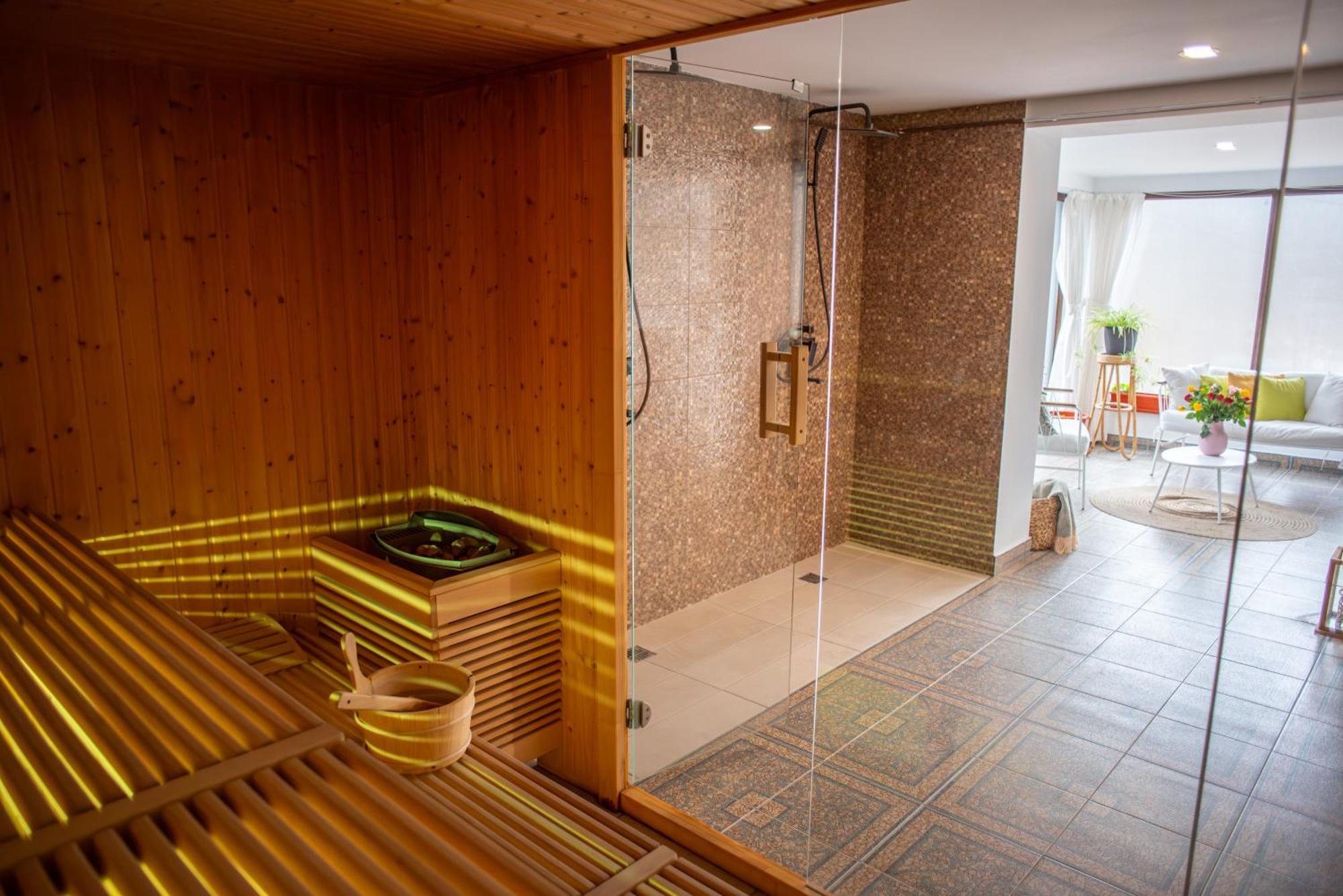 Yael Luxury Apartments 2 Buşteni Buitenkant foto